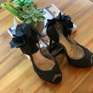 Black fashion pumps/heels